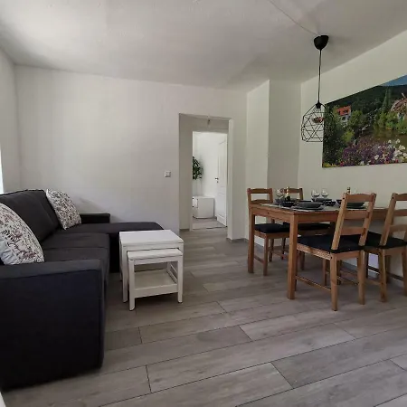 Flussufer - Altstadt